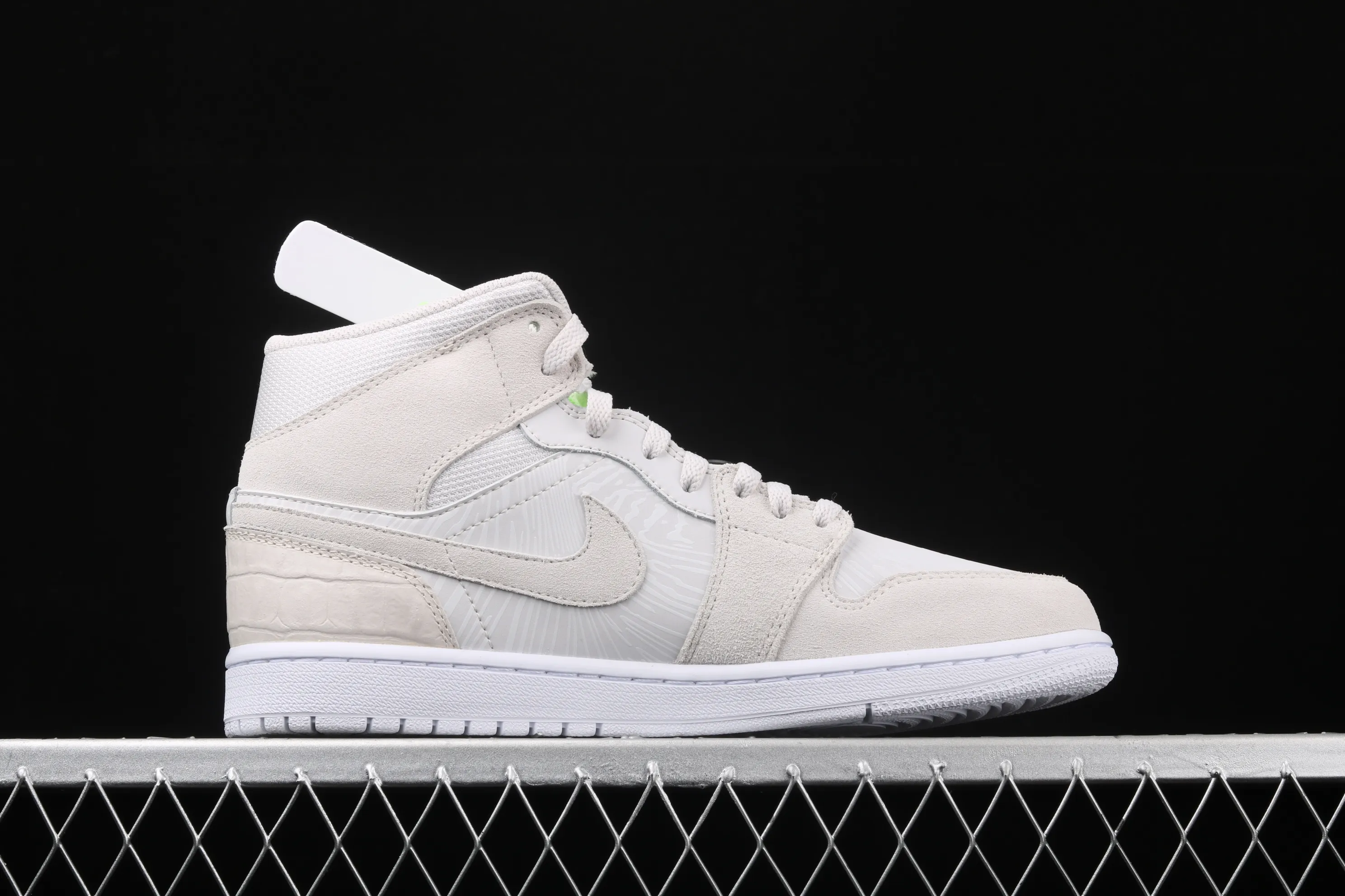 All Categories Air Jordan Jordan Series Basketball Shoes Air Jordan 1 Mid Differentiated Versions Air Jordan 1 Mid AJ1 Joe 1 Sea Salt Fluorescent Green CV3018-001
